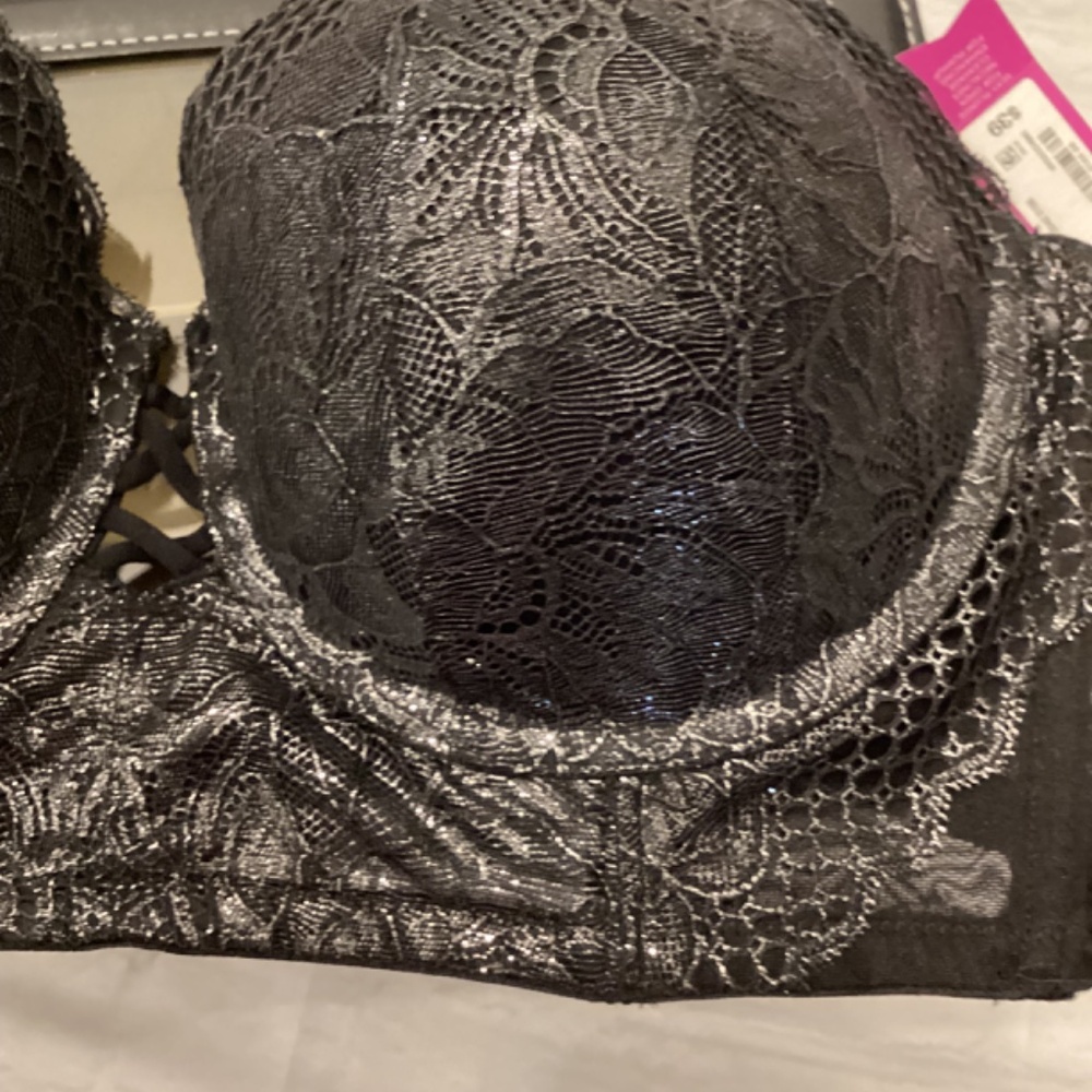 AMBRIELLE LACE DEEP PLUNGE BRA (Size:38D) NWT - Picture 6 of 8